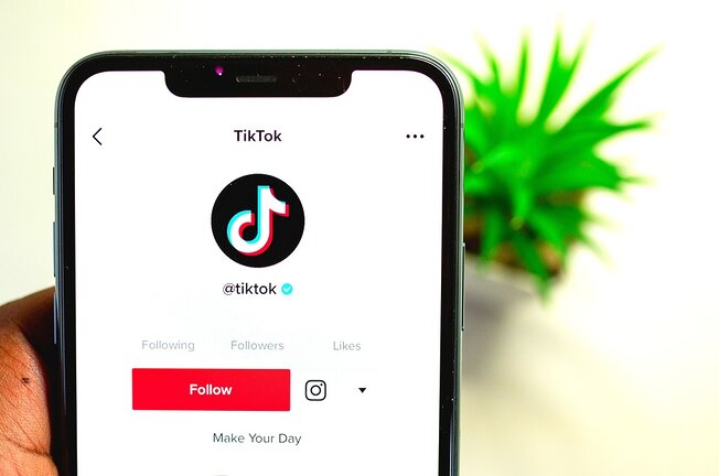 The Ultimate Guide to TikTok Hashtags and Trends