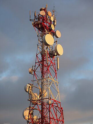 Navigating The Weather Channel - Radar App for Easy Access to Weather Information.